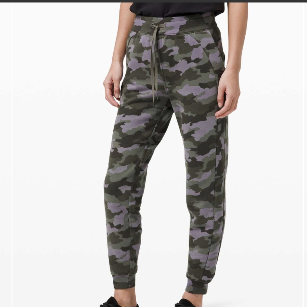 Lululemon Scuba High-Rise Jogger *Fleece 28"Heritage 365 Camo Dusky Lavender